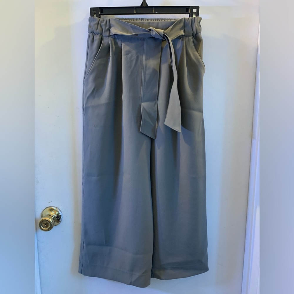 Lululemon wide leg cropped pants with tie